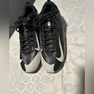 Nike Black and White Sports baseball Sneakers